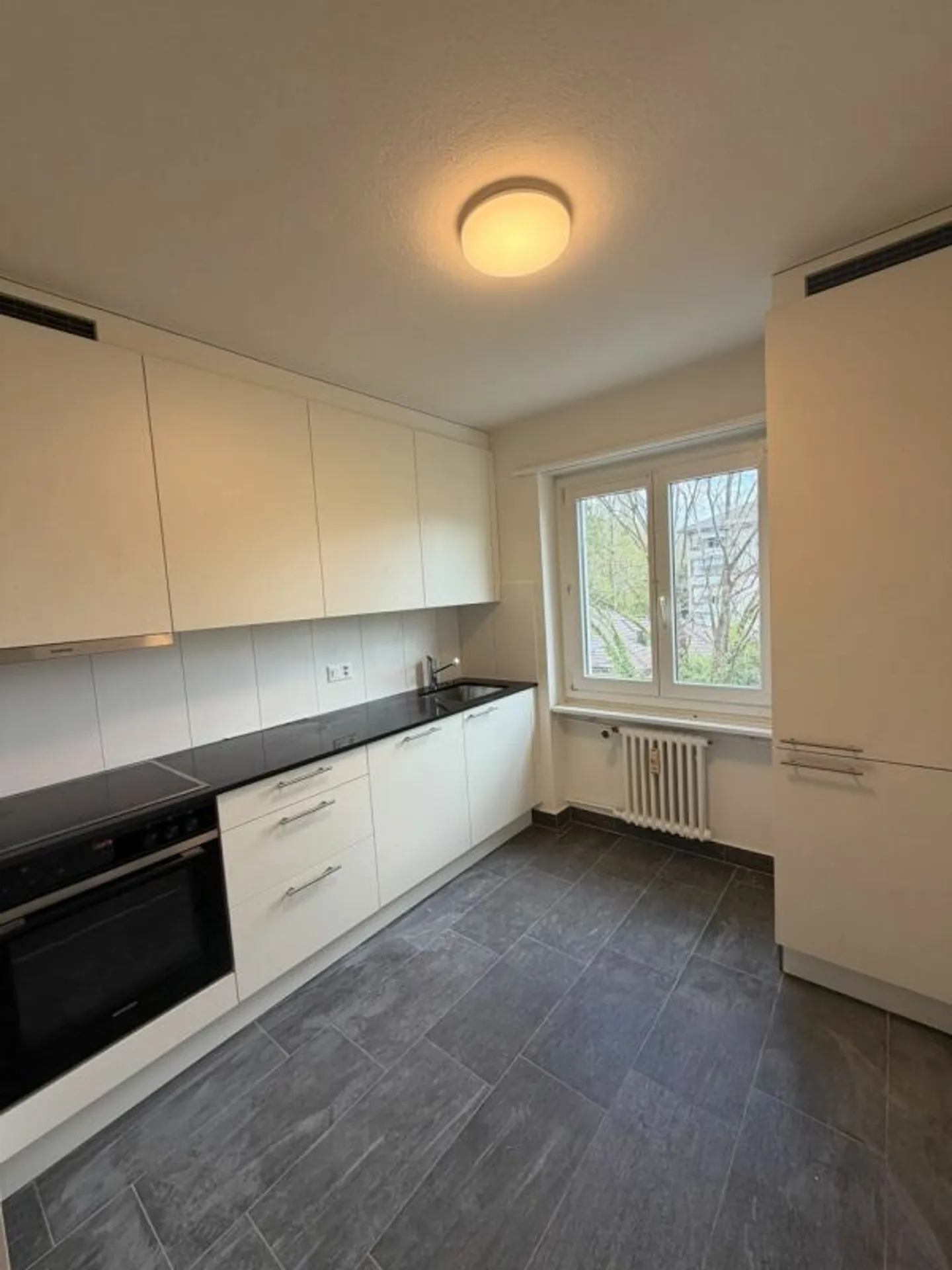 Newly renovated 2.5 room apartment in Trimbach - Photo 3 of 10