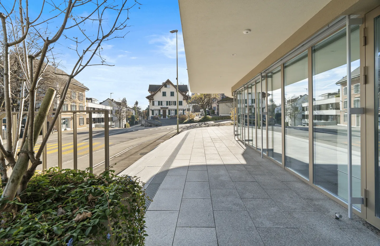 Espace Commercial sur Mühlebachstrasse 36 : Votre Nouveau Lieu de Succès à Thalwil - Photo 2 sur 8
