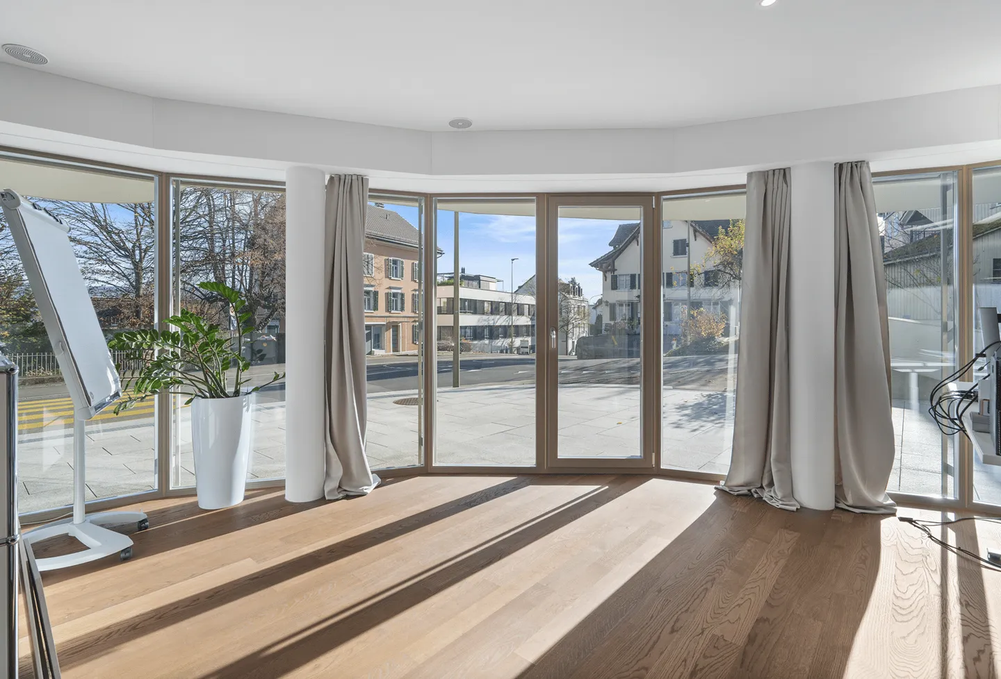 Espace Commercial sur Mühlebachstrasse 36 : Votre Nouveau Lieu de Succès à Thalwil - Photo 3 sur 8