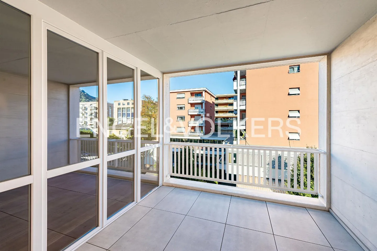 Duplex centrale ristrutturato con stanze luminose - Foto 12 di 13