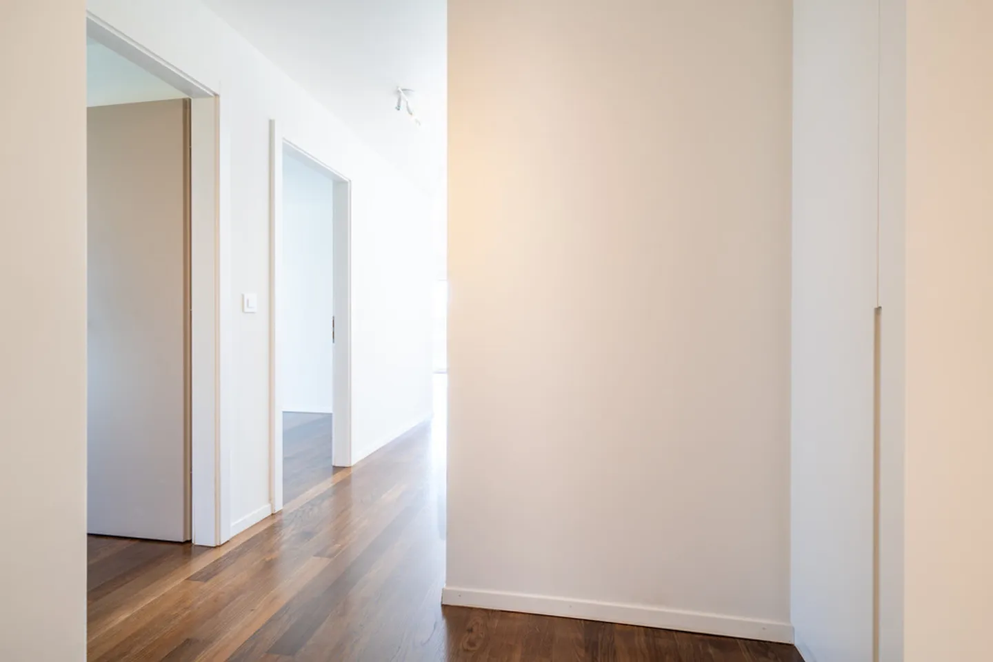 Apartment for rent - Photo 2 of 11