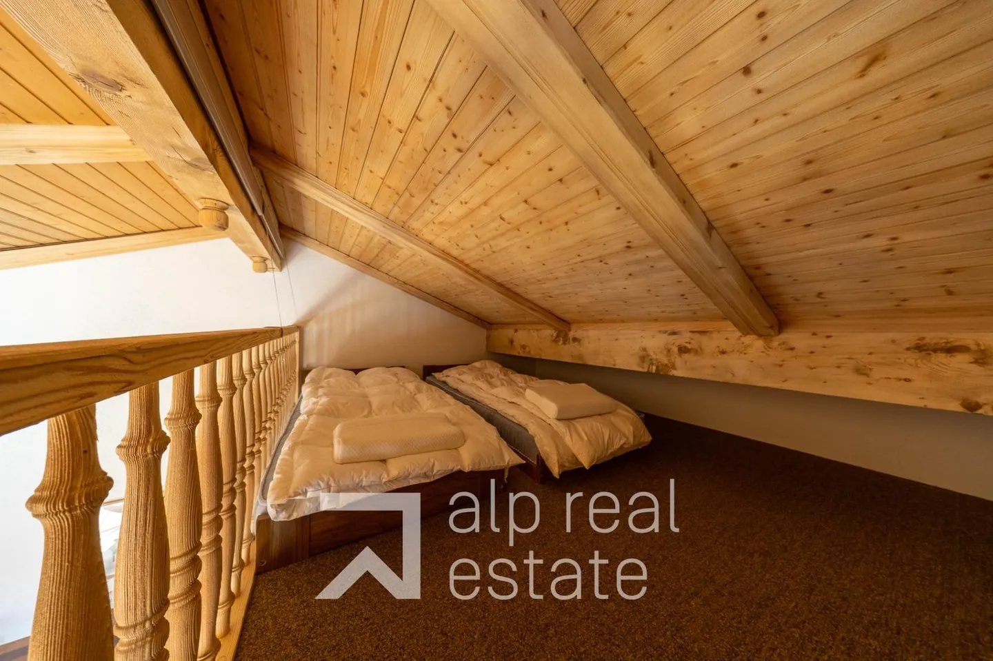 Renovated Row Chalet-Middle in the Station - Photo 7 of 7