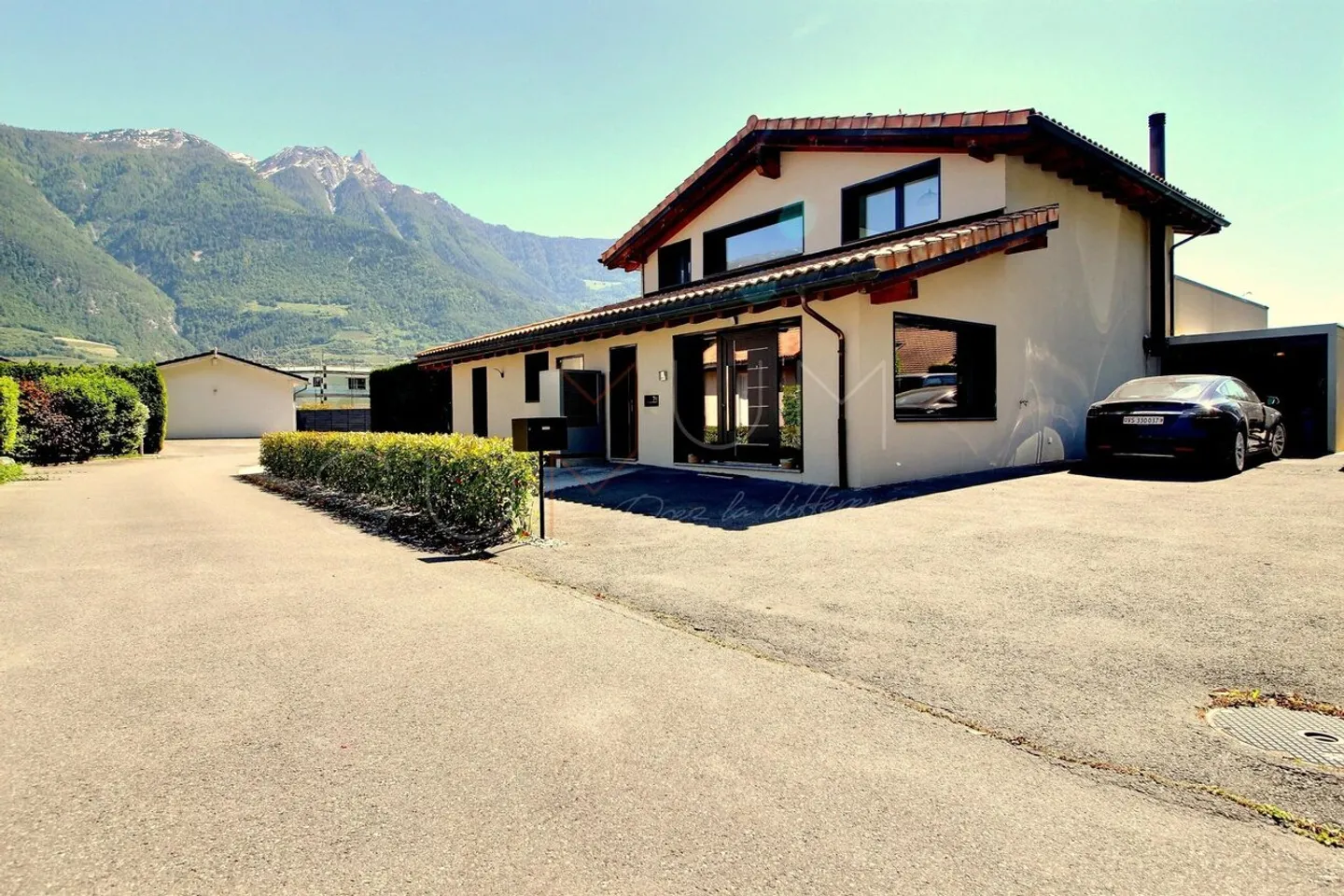 Villa ristrutturata con vista alpina - Foto 4 di 13