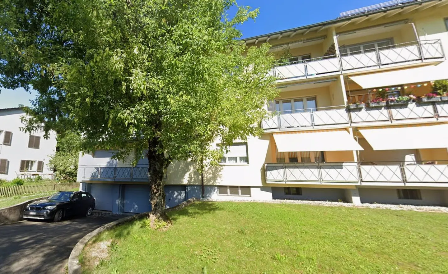 Gemütliche 3-Zimmer-Wohnung mit Balkon in Zürich-Seebach - Photo 1 of 5