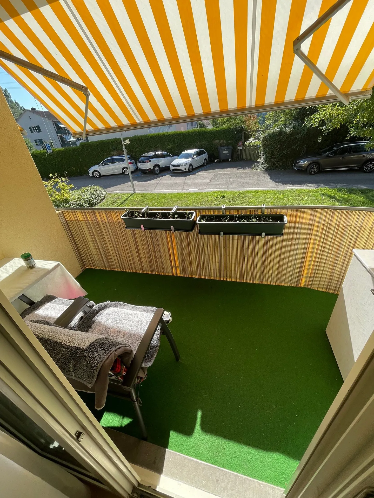 Gemütliche 3-Zimmer-Wohnung mit Balkon in Zürich-Seebach - Photo 2 of 5