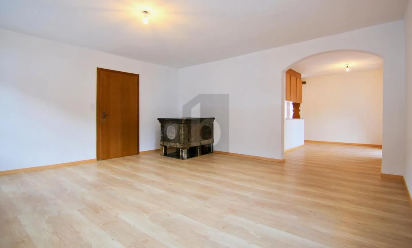 SPACIOUS AND CENTRAL - Photo 2 of 6