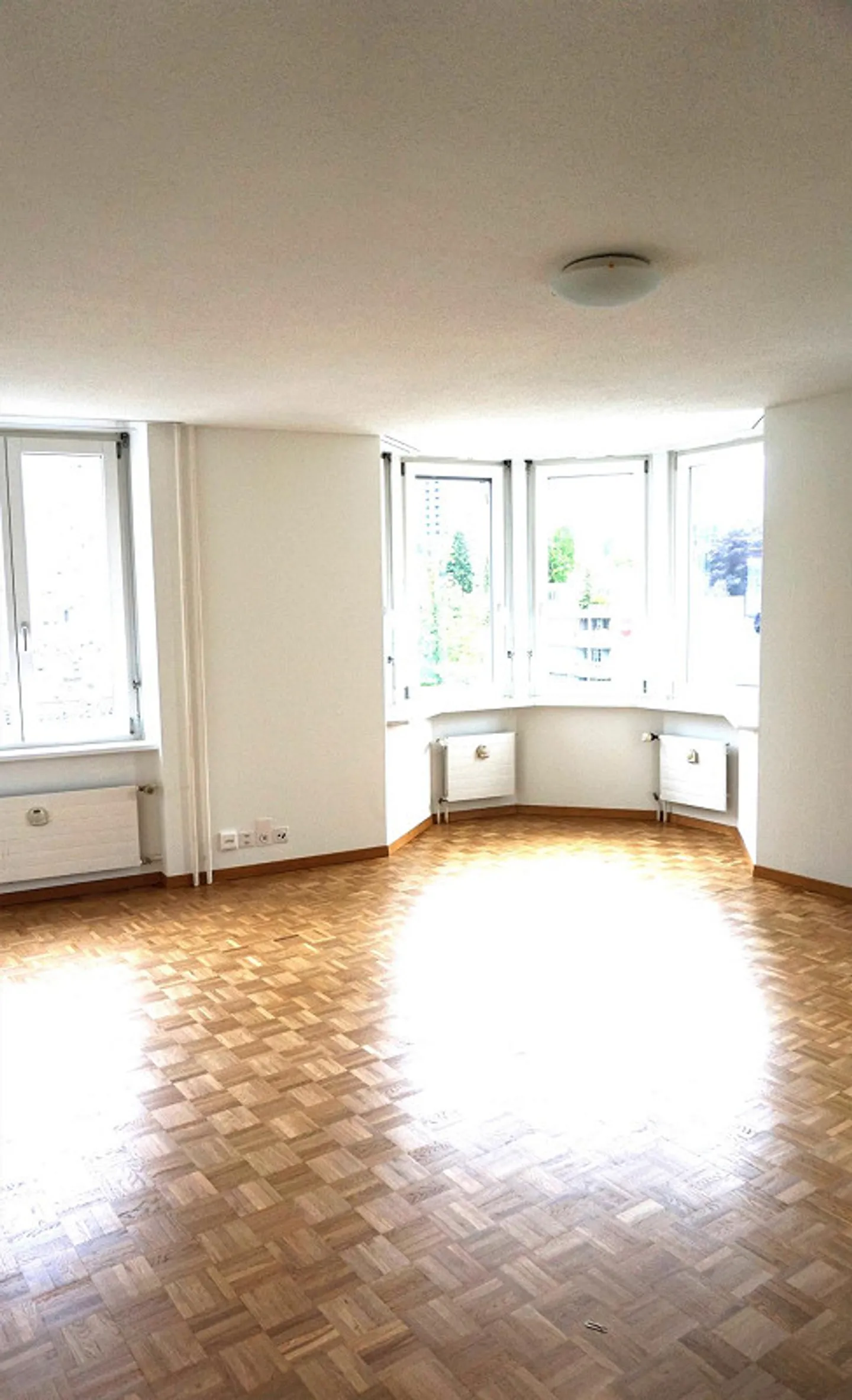 Charmante appartement 2 pièces - Photo 2 sur 9