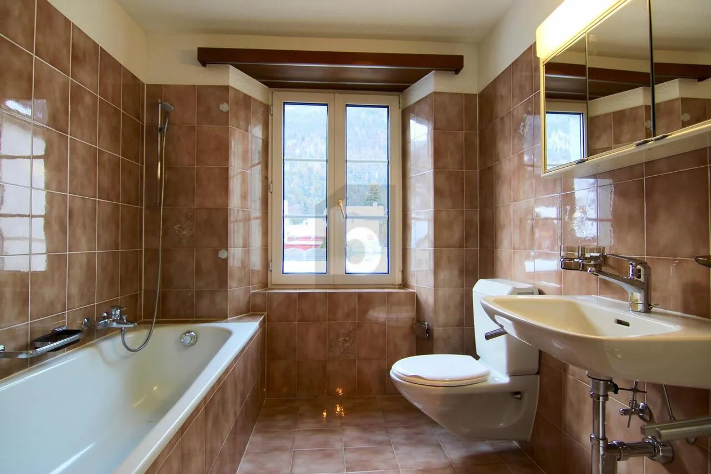 SPACIOUS AND CENTRAL - Photo 4 of 6