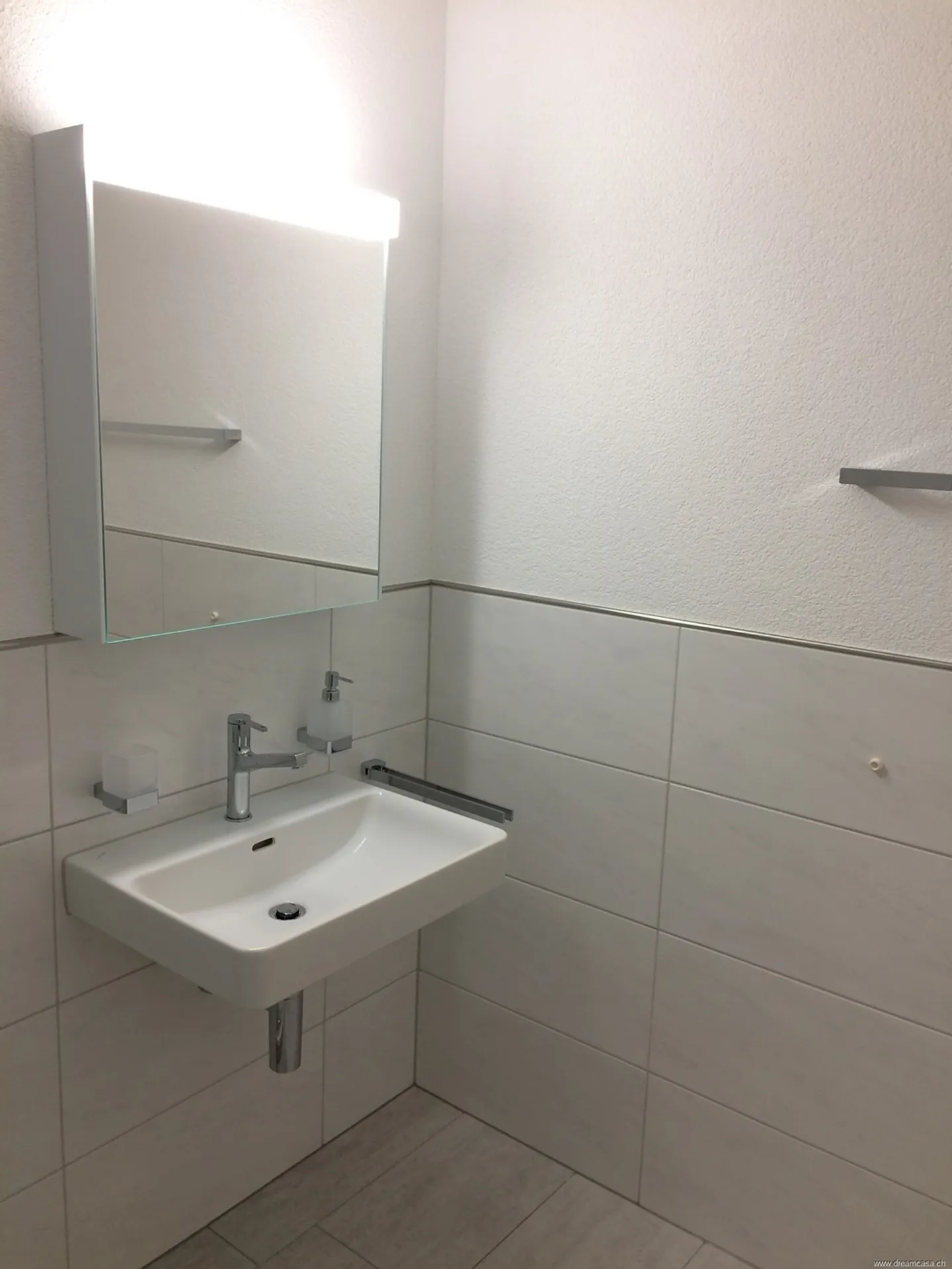 Appartement moderne de 4,5 pièces avec vue sur la montagne et emplacement calme - Photo 8 sur 9