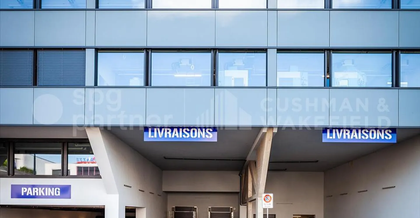 Edificio ad uso misto in affitto - Foto 2 di 6