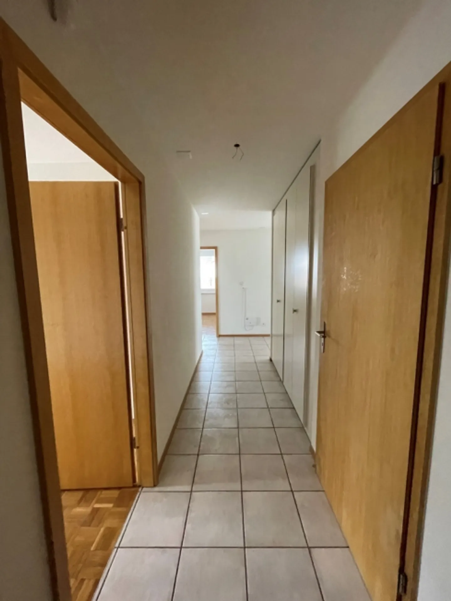 Wohnung 4.5 Zimmer mit Balkon - Foto 2 von 10