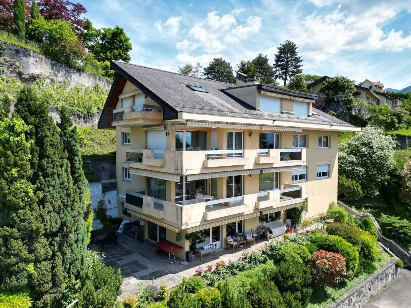 Attico di 4 stanze con vista lago - Foto 1 di 10