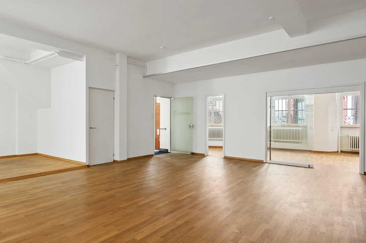 Bureau et espace de pratique lumineux et représentatif près de la Freie Strasse - Photo 8 sur 15