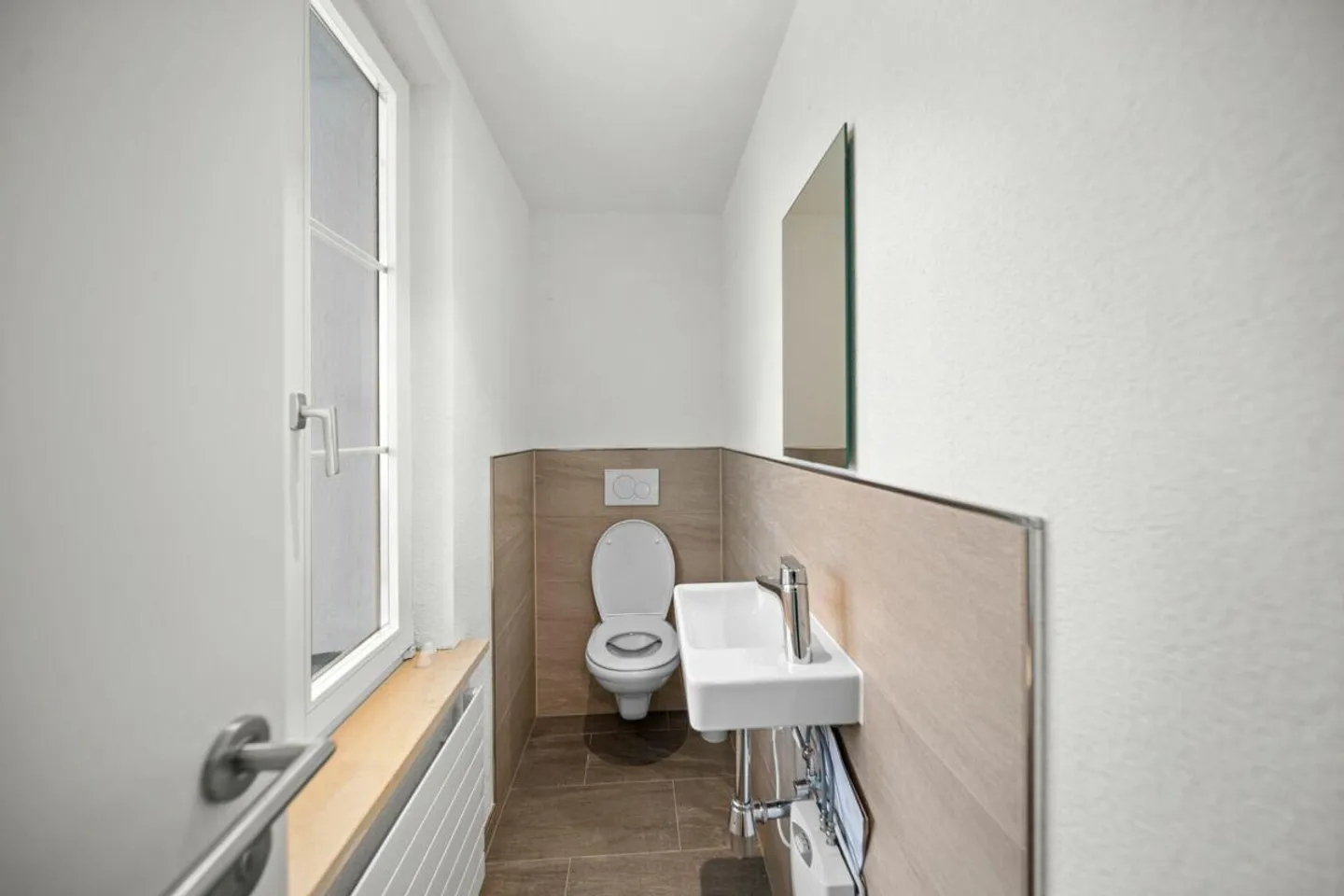 Section de maison entièrement rénovée avec deux unités résidentielles attrayantes - Photo 18 sur 25