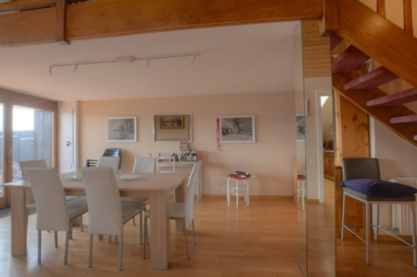 «Wunderschöne 5.0-Zimmer-Maisonette-Wohnung im Zentrum des Dorfes» - Foto 4 von 13