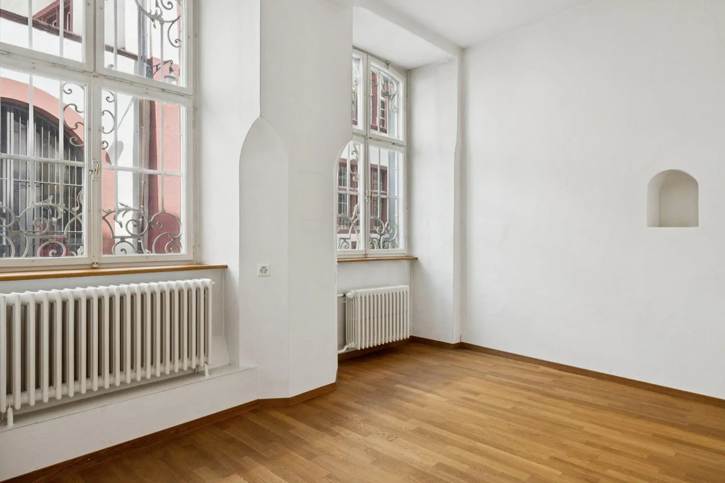 Bureau et espace de pratique lumineux et représentatif près de la Freie Strasse - Photo 13 sur 15