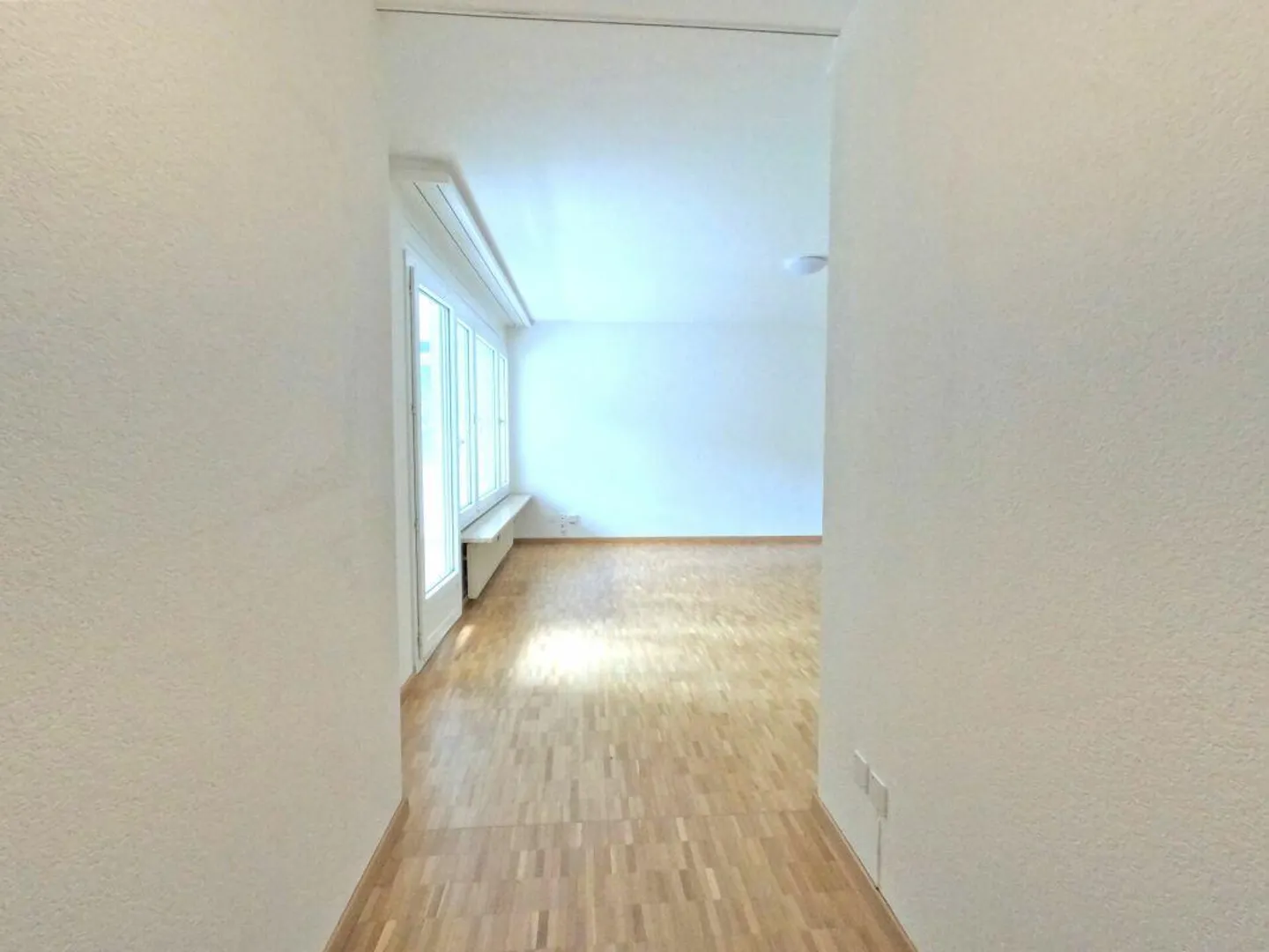 Vivre près de la ville - Votre nouvel appartement de 2,5 pièces ! - Photo 2 sur 8