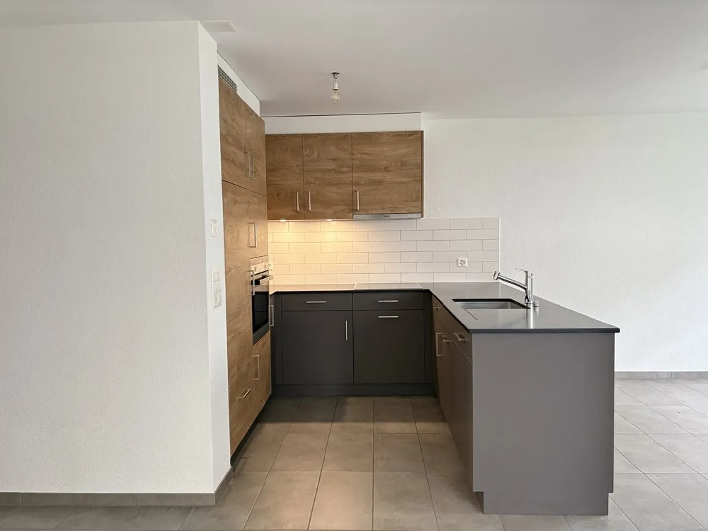 3.5 room apartment at CHF 1,900.-/month including charges - Photo 3 of 8