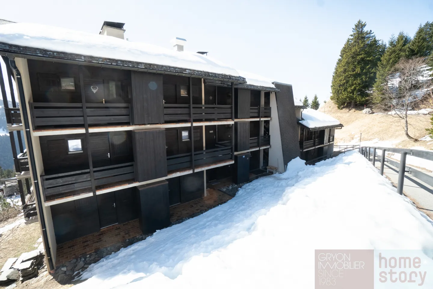 Ski studio with direct access to the slopes in Alpe des Chaux with corner balcony - Photo 9 of 10
