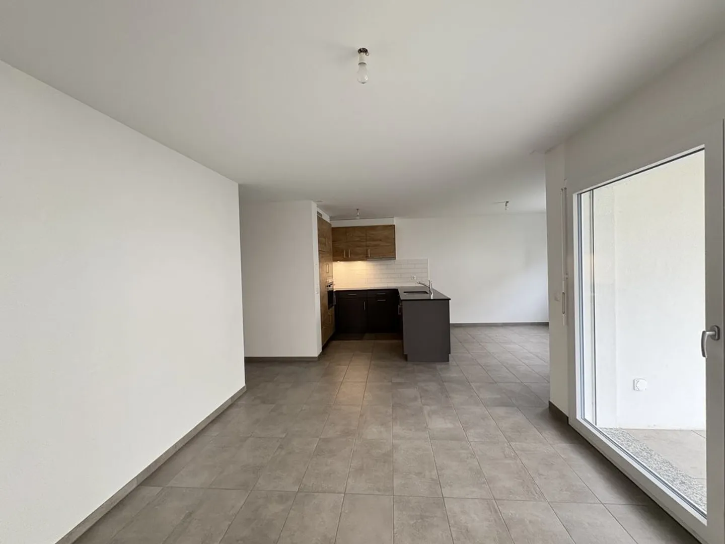 3.5 room apartment at CHF 1,900.-/month including charges - Photo 5 of 8