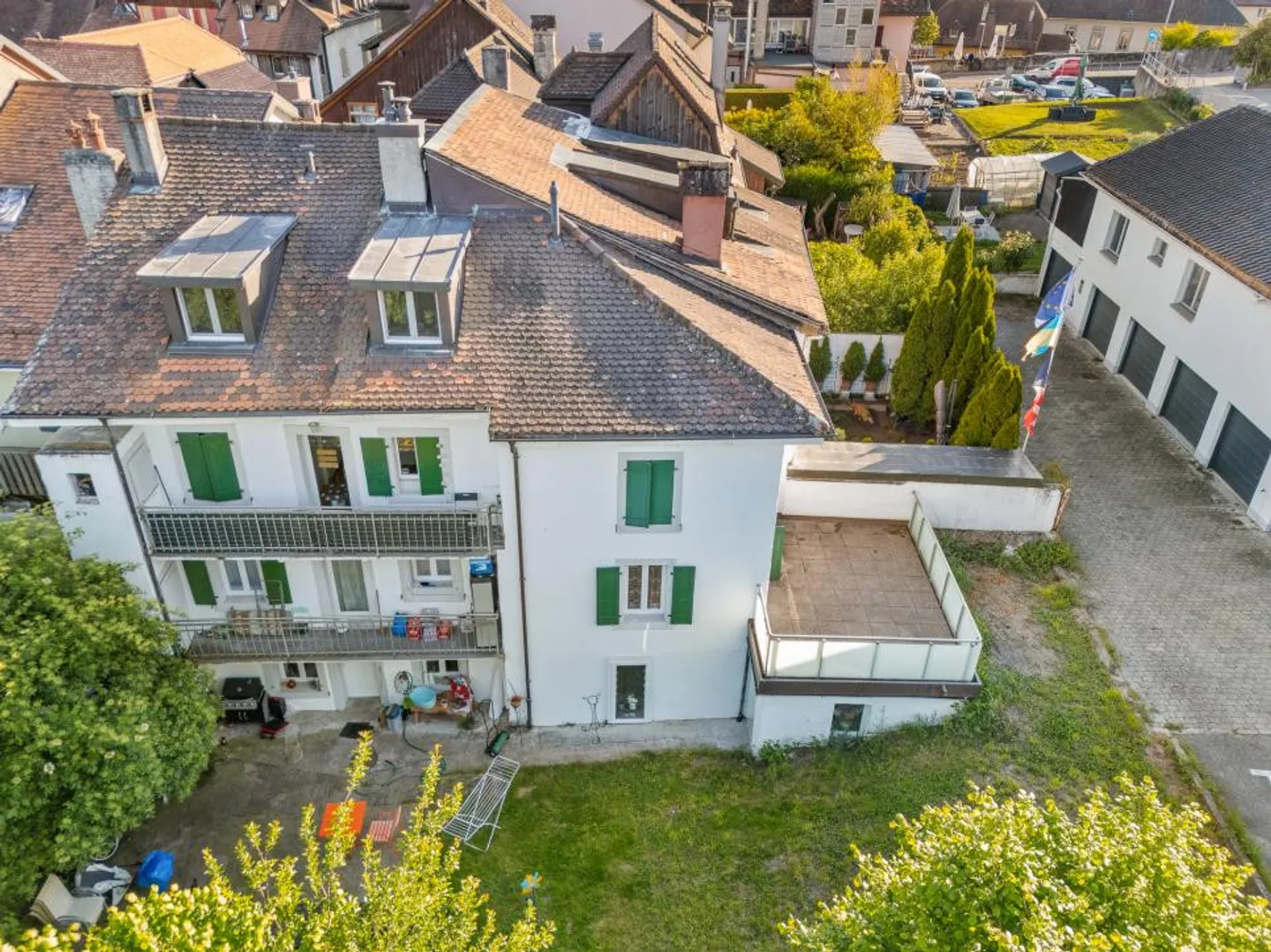Immeuble résidentiel à vendre - Photo 2 sur 13