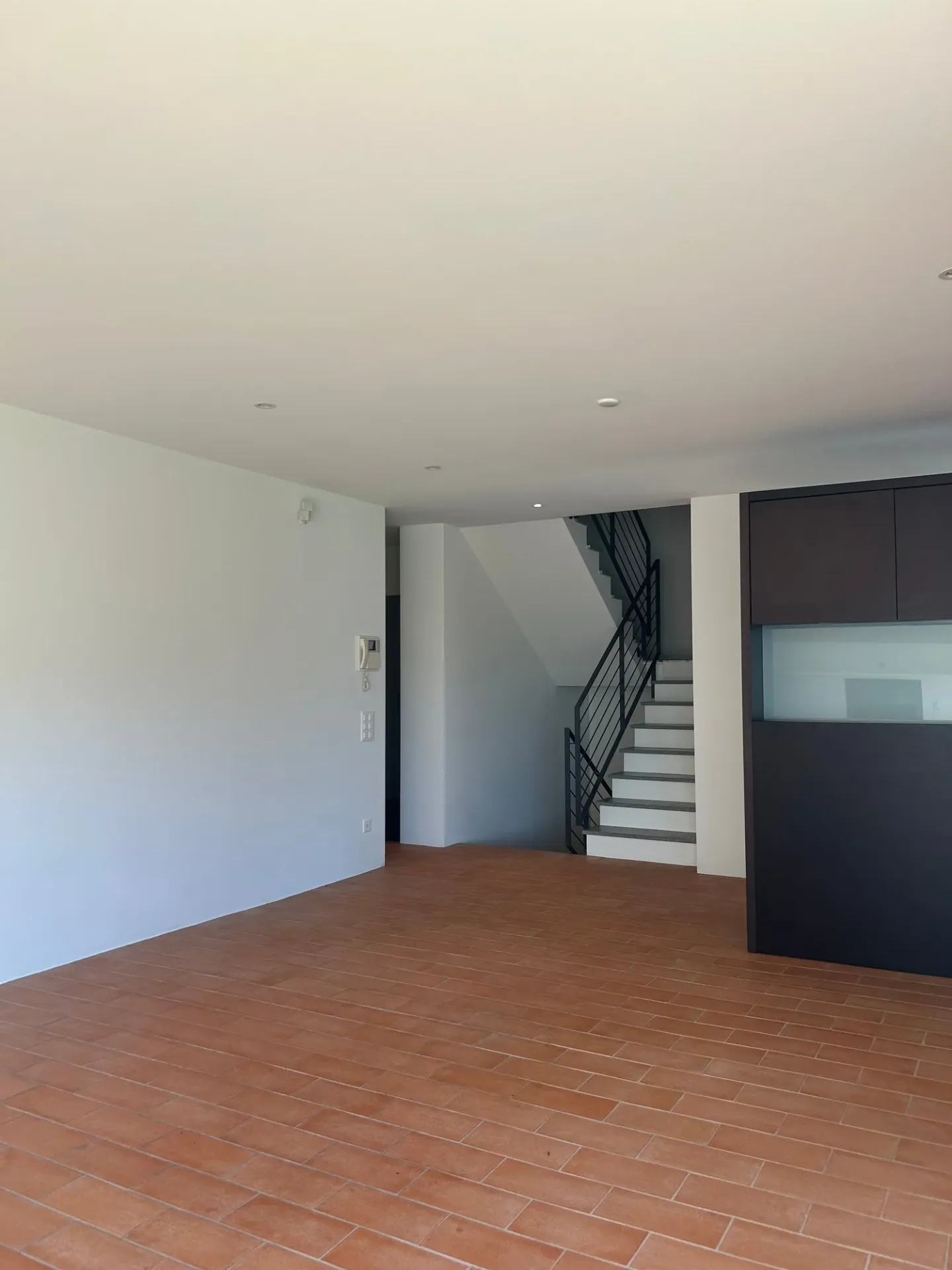 VICO MORCOTE - Detached house with 4.5 rooms and panoramic view for rent - Photo 3 of 17