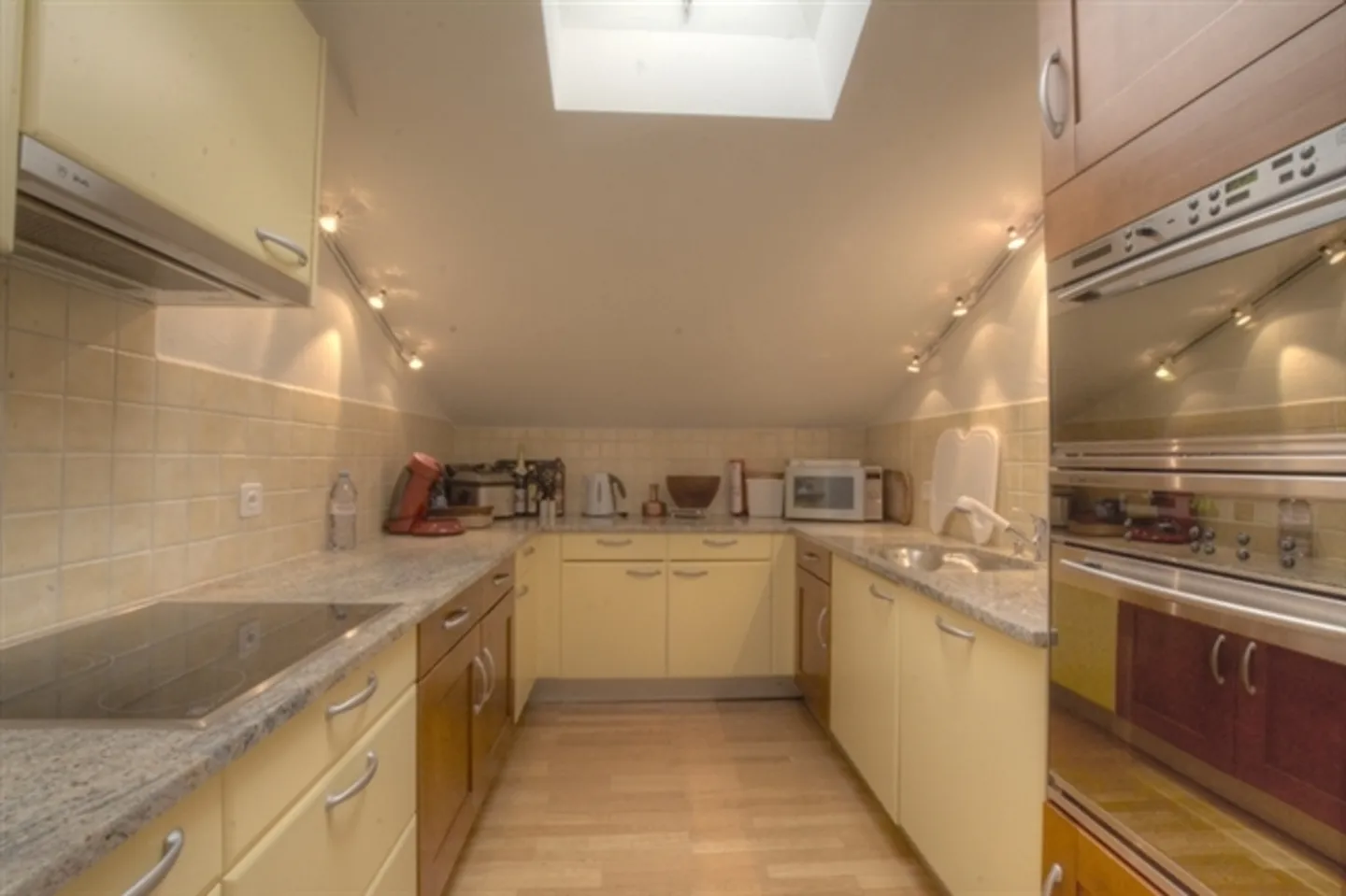 «Wunderschöne 5.0-Zimmer-Maisonette-Wohnung im Zentrum des Dorfes» - Foto 8 von 13