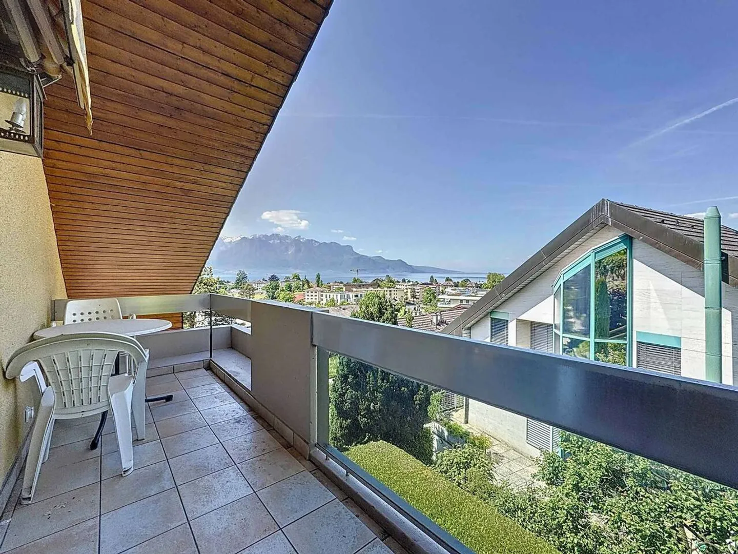 Attico di 4 stanze con vista lago - Foto 4 di 10
