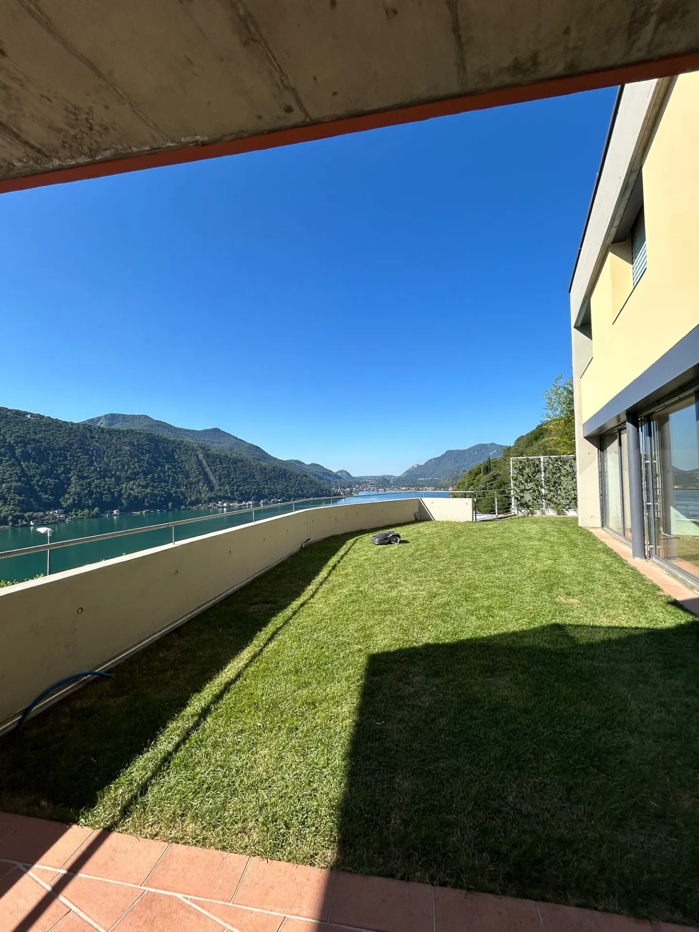 VICO MORCOTE - Detached house with 4.5 rooms and panoramic view for rent - Photo 6 of 17
