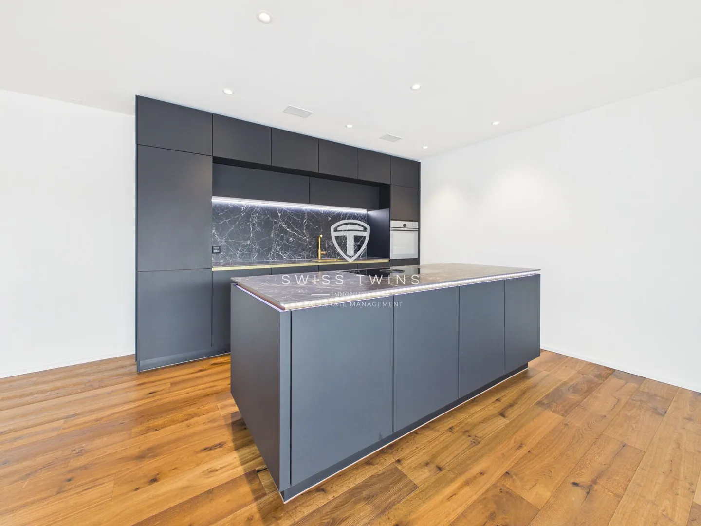 Appartement de terrasse luxueux de 3,5 pièces avec terrasse privée de 132 m² et vue imprenable sur Pilatus et Rigi - Photo 5 sur 20