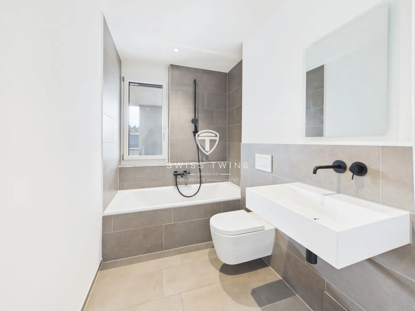 Appartement de terrasse luxueux de 3,5 pièces avec terrasse privée de 132 m² et vue imprenable sur Pilatus et Rigi - Photo 8 sur 20