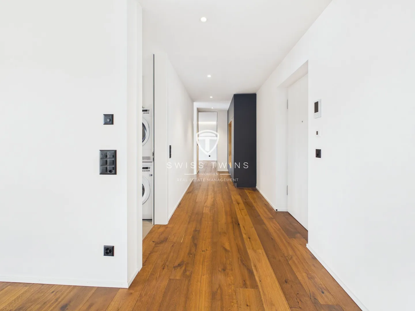 Appartement de terrasse luxueux de 3,5 pièces avec terrasse privée de 132 m² et vue imprenable sur Pilatus et Rigi - Photo 9 sur 20