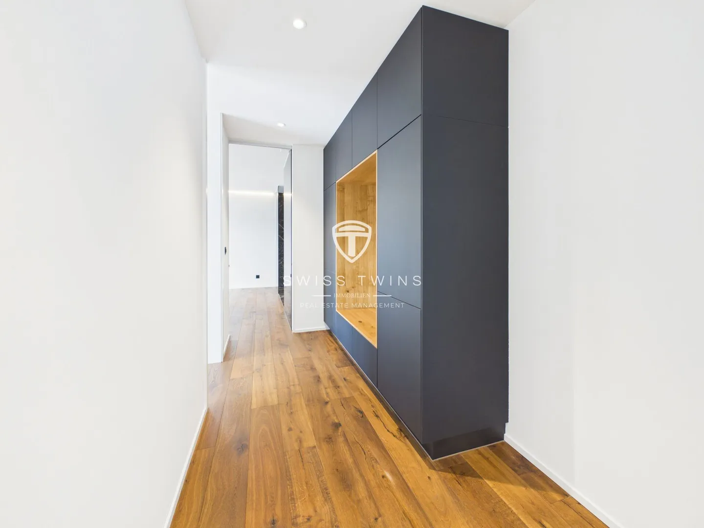 Appartement de terrasse luxueux de 3,5 pièces avec terrasse privée de 132 m² et vue imprenable sur Pilatus et Rigi - Photo 10 sur 20