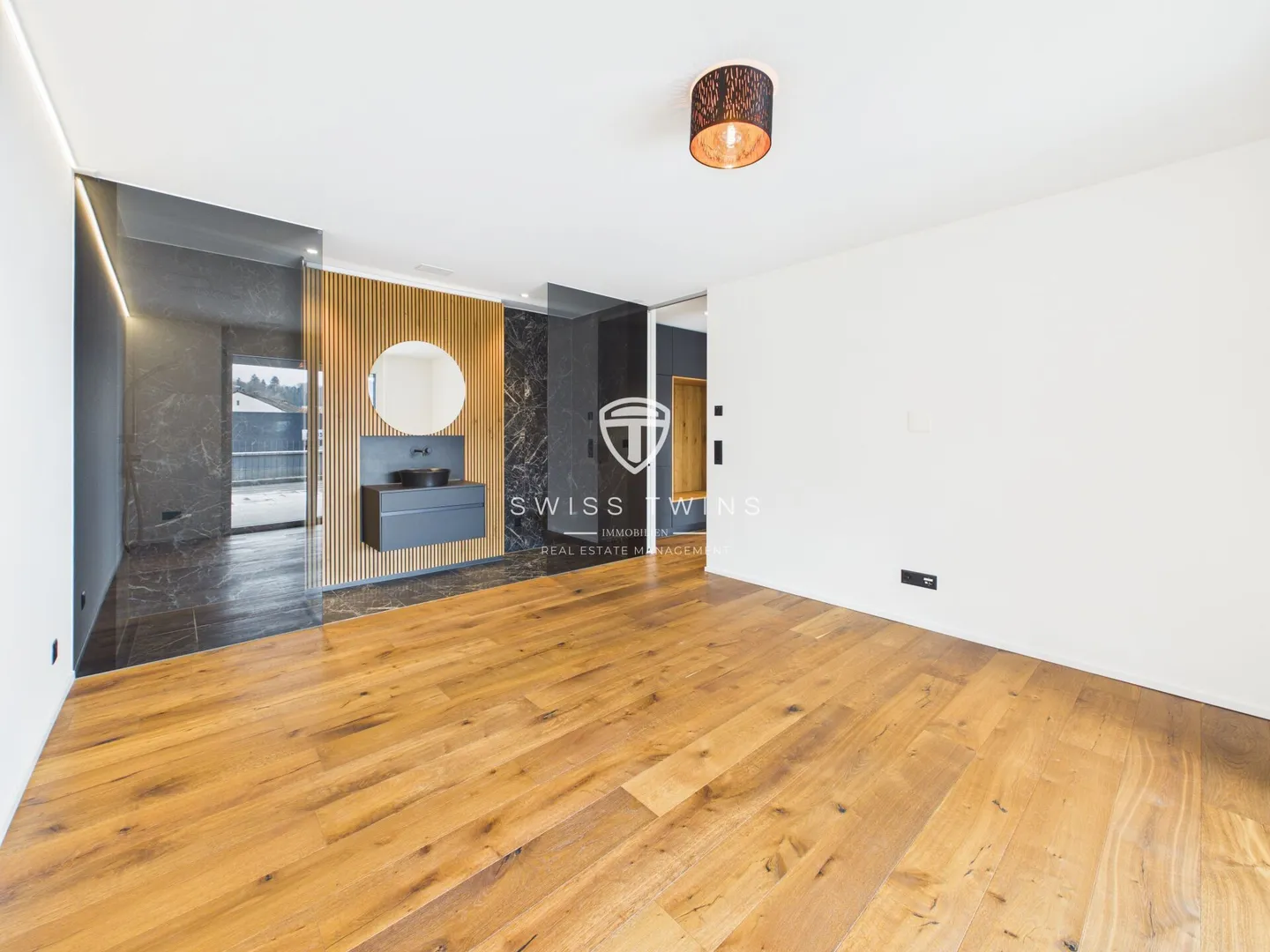 Appartement de terrasse luxueux de 3,5 pièces avec terrasse privée de 132 m² et vue imprenable sur Pilatus et Rigi - Photo 14 sur 20