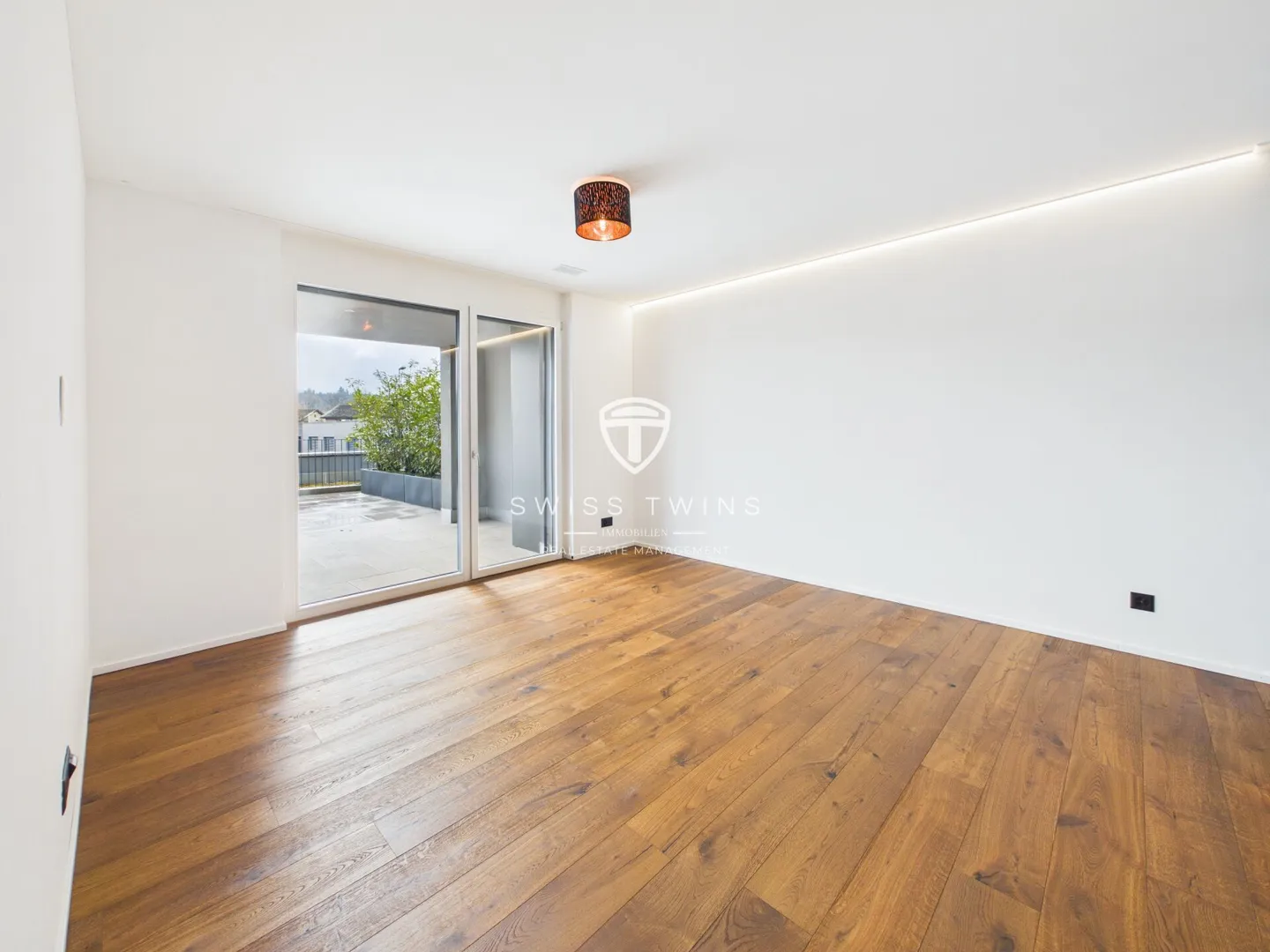 Appartement de terrasse luxueux de 3,5 pièces avec terrasse privée de 132 m² et vue imprenable sur Pilatus et Rigi - Photo 16 sur 20