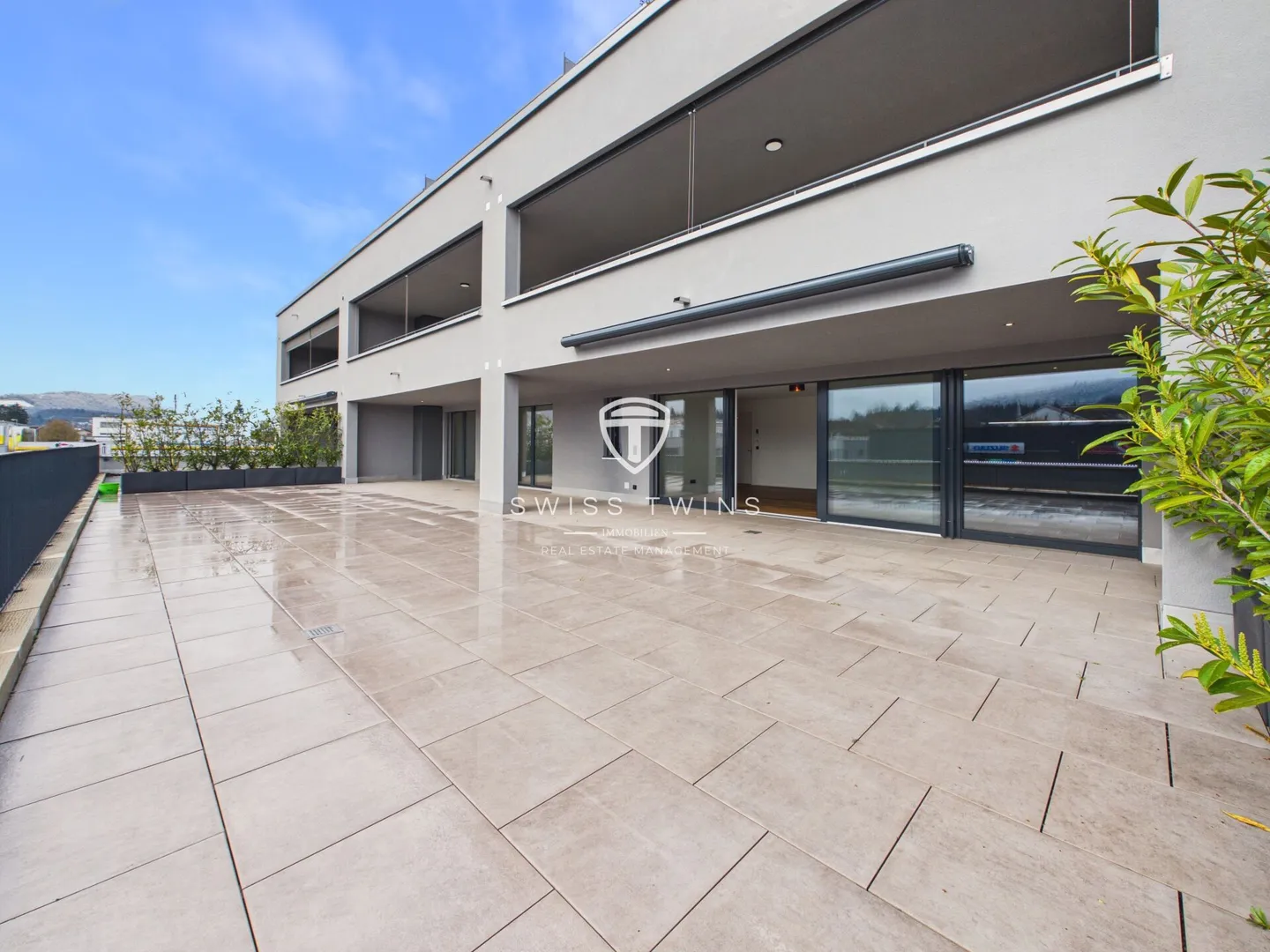 Appartement de terrasse luxueux de 3,5 pièces avec terrasse privée de 132 m² et vue imprenable sur Pilatus et Rigi - Photo 18 sur 20