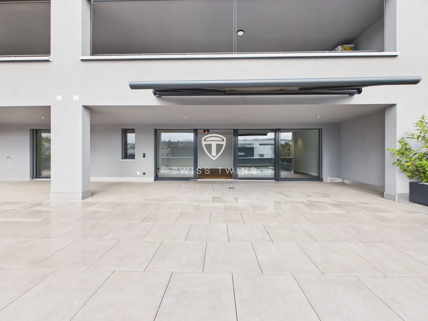 Appartement de terrasse luxueux de 3,5 pièces avec terrasse privée de 132 m² et vue imprenable sur Pilatus et Rigi - Photo 19 sur 20