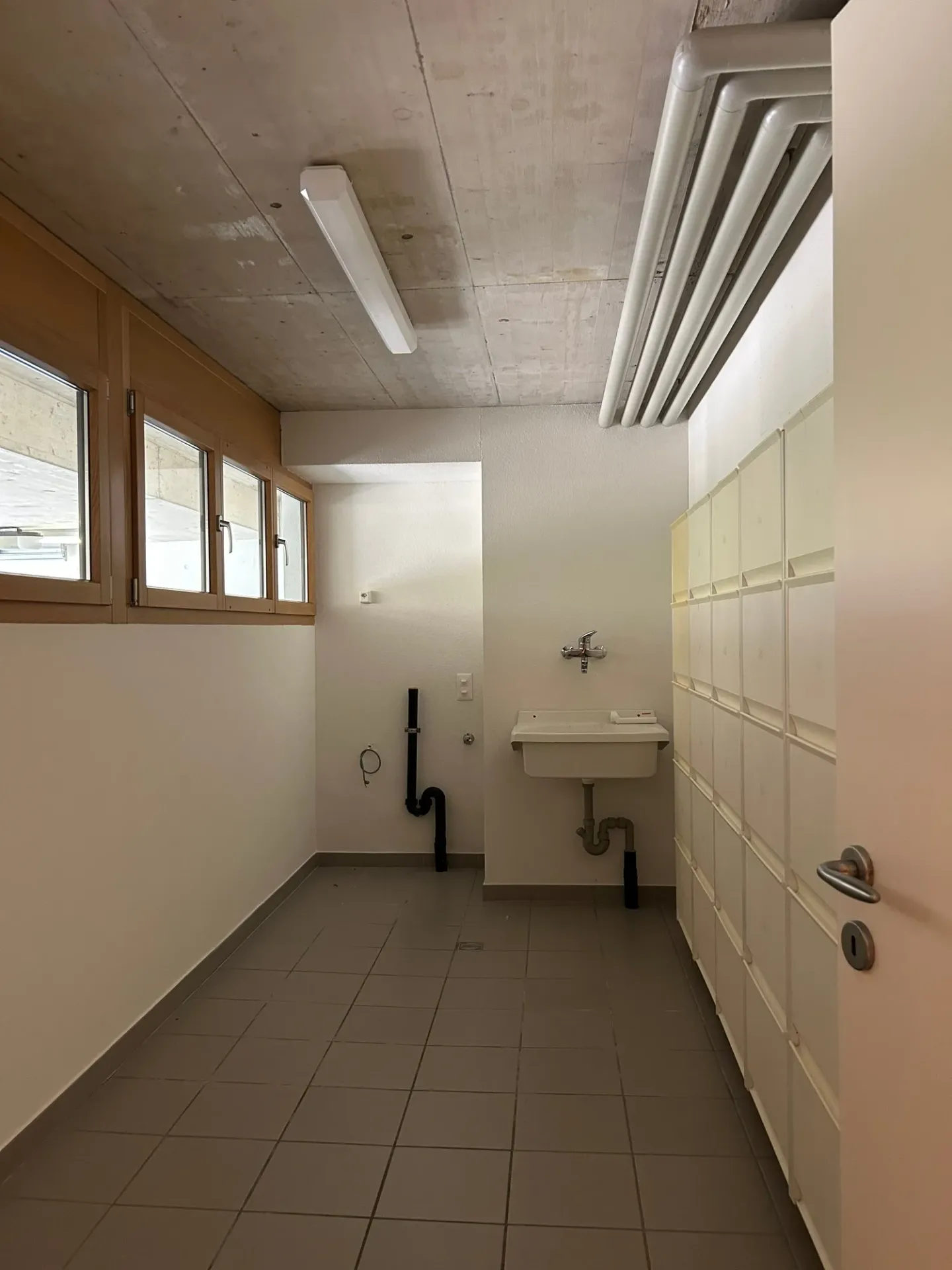 VICO MORCOTE - Detached house with 4.5 rooms and panoramic view for rent - Photo 16 of 17