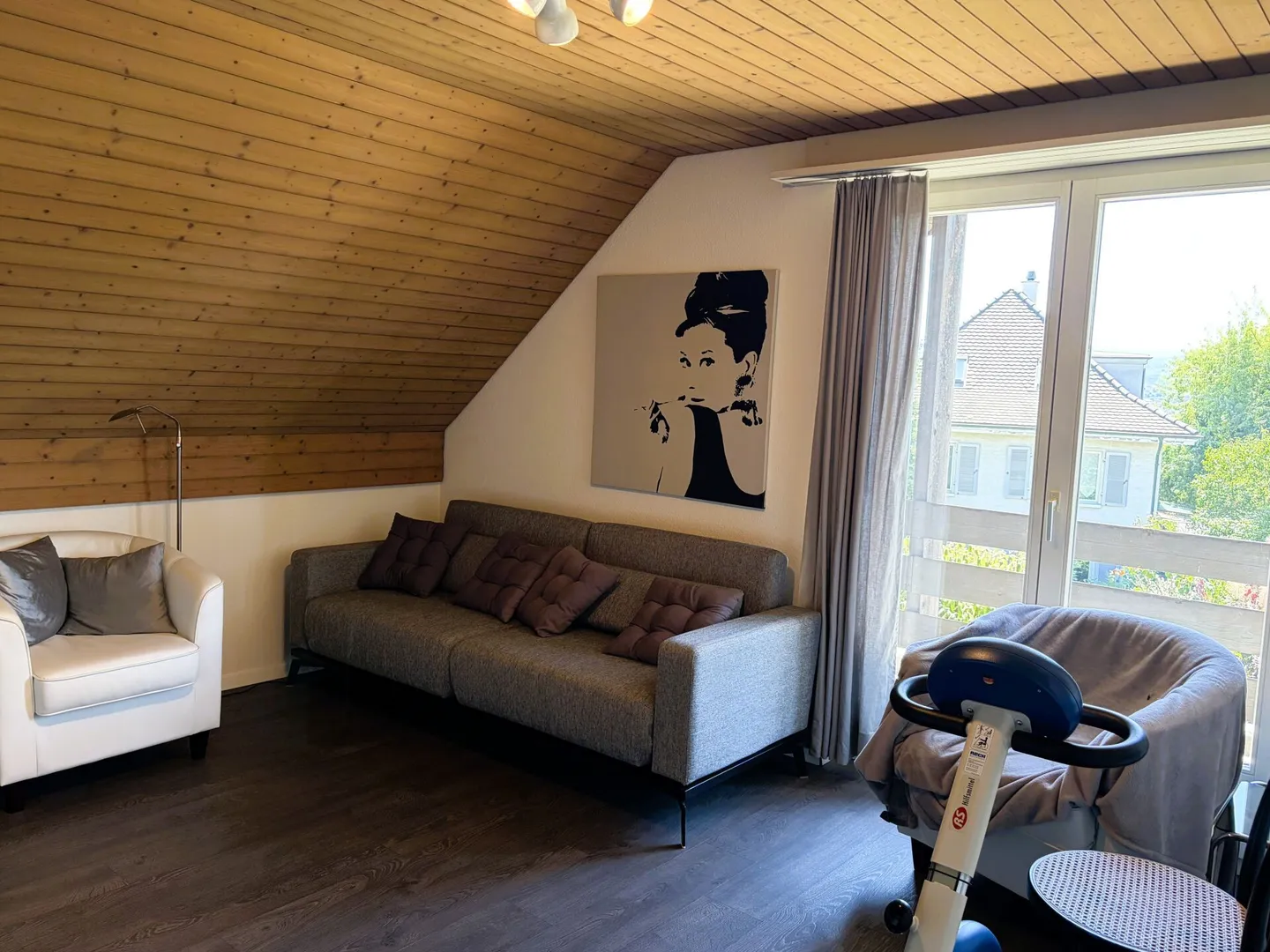 703 m² Terrain à bâtir ou maison individuelle de 4,5 pièces nécessitant des rénovations dans un quartier résidentiel prisé - Photo 8 sur 13