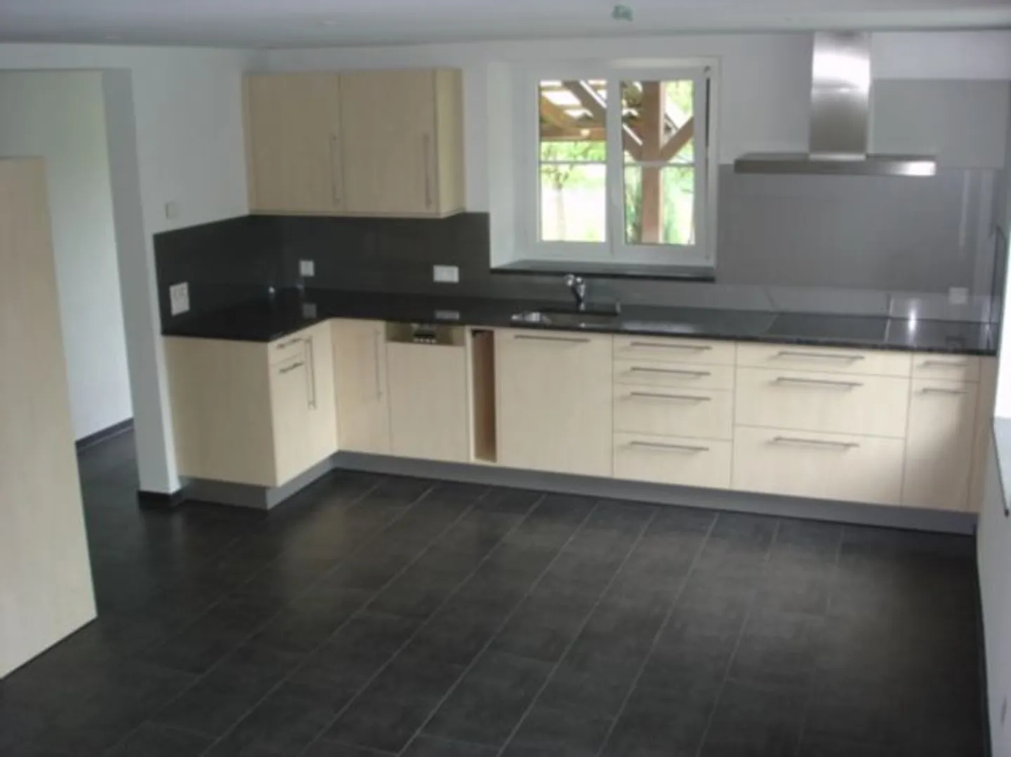 Parterrewohnung   neu renoviert - Foto 1 von 8