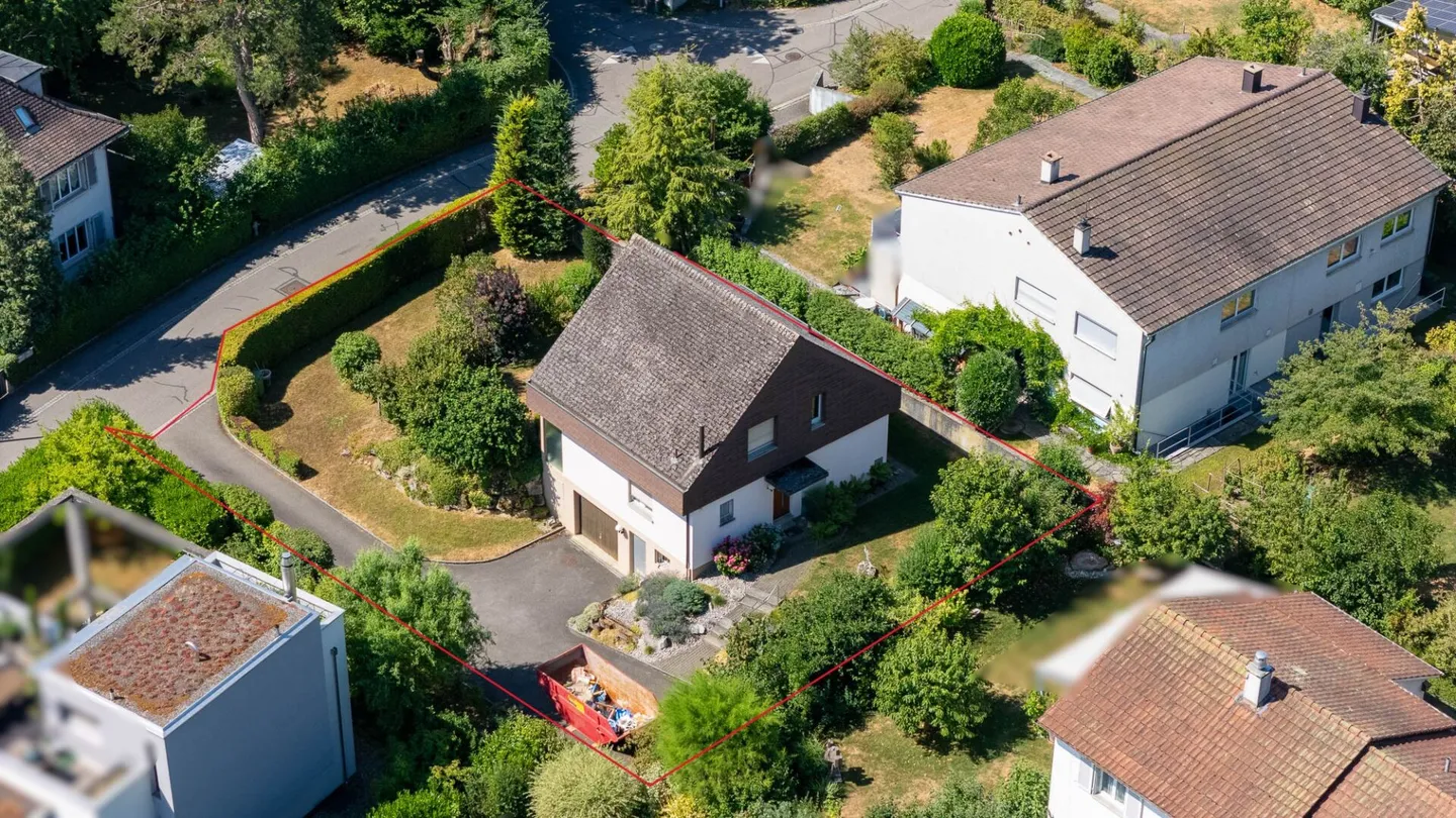 703 m² Terrain à bâtir ou maison individuelle de 4,5 pièces nécessitant des rénovations dans un quartier résidentiel prisé - Photo 11 sur 13