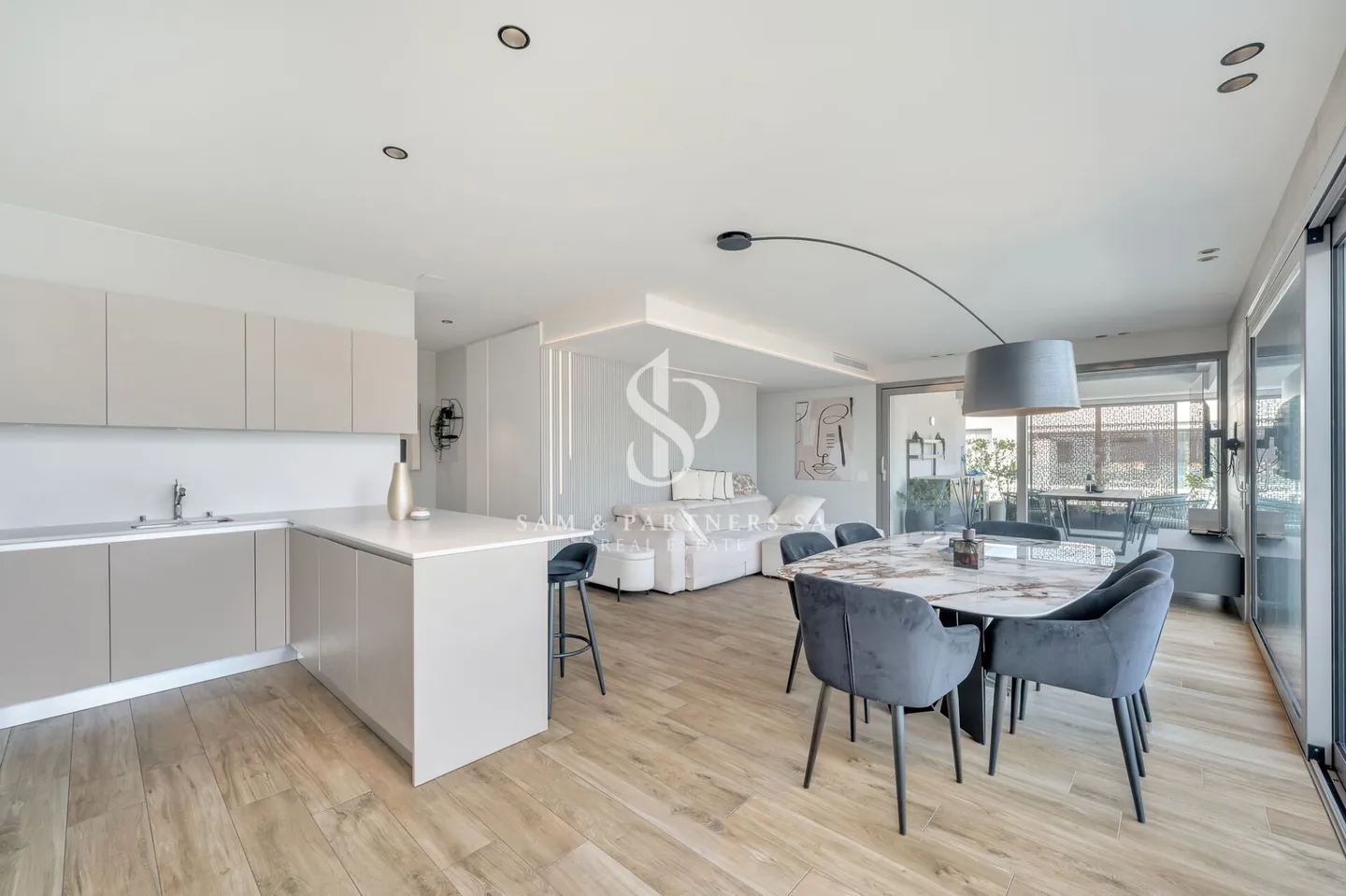 Attico con vista mozzafiato - Foto 5 di 15