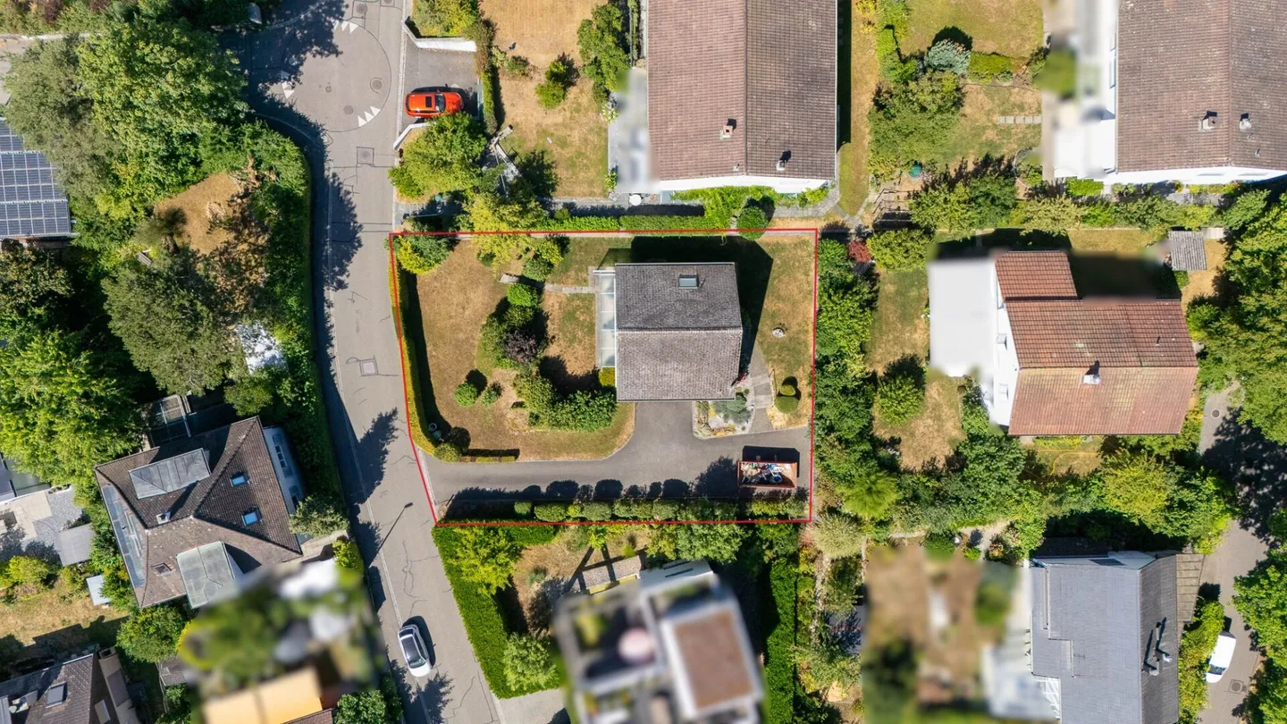 703 m² Terrain à bâtir ou maison individuelle de 4,5 pièces nécessitant des rénovations dans un quartier résidentiel prisé - Photo 12 sur 13