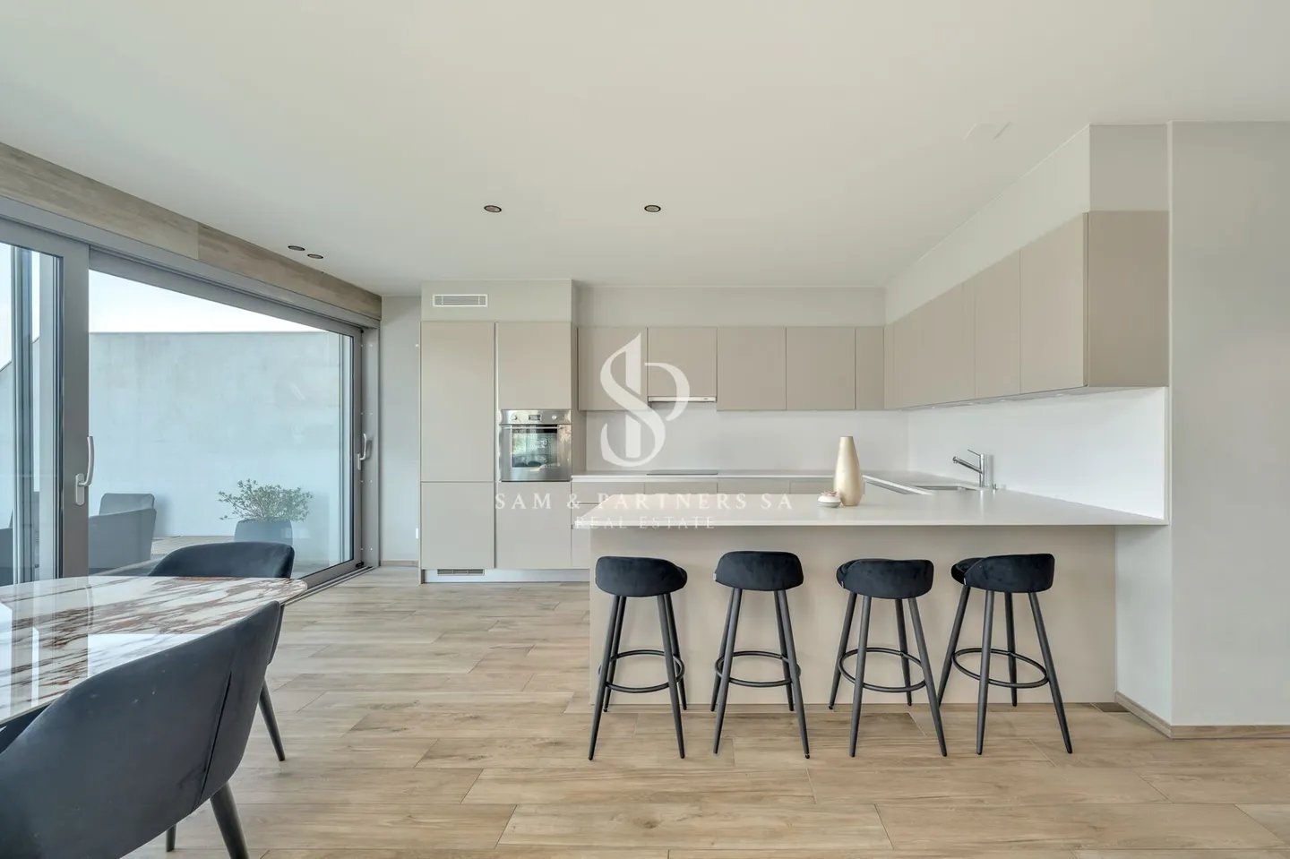 Attico con vista mozzafiato - Foto 6 di 15