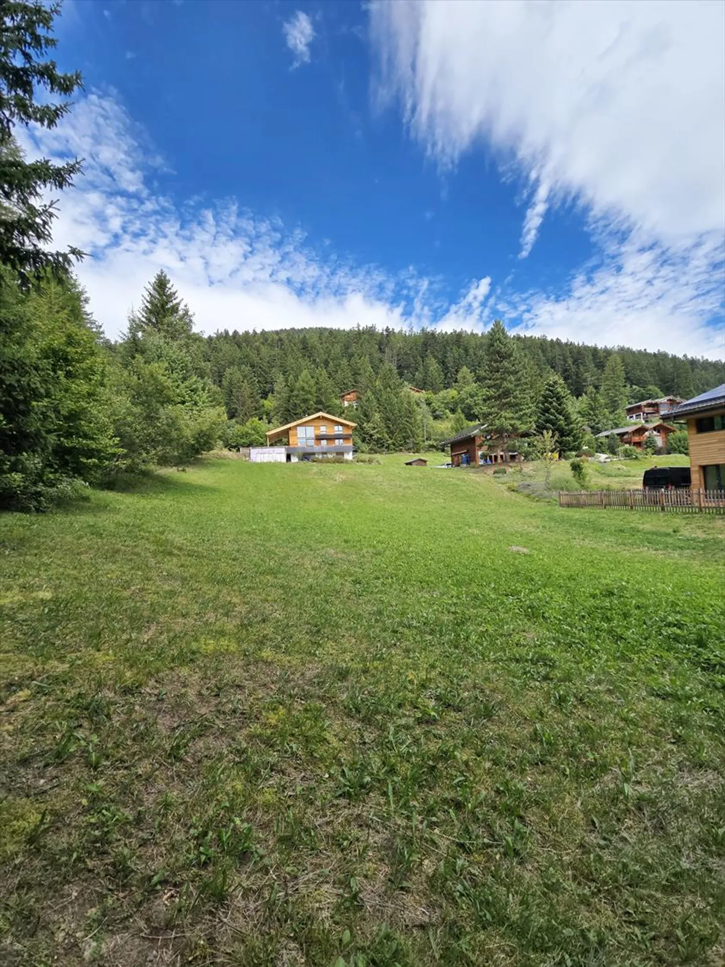 Large building plot in Mayens d'Arbaz - Photo 2 of 2