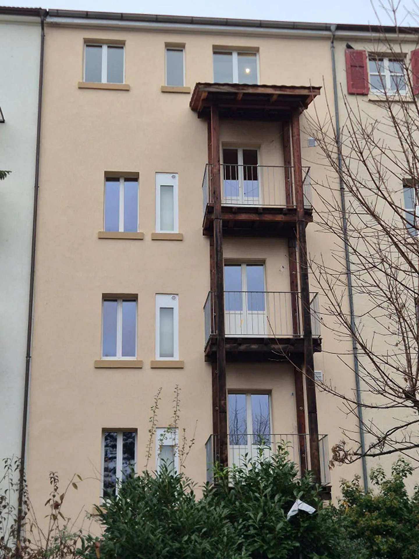 Maison multifamiliale - Photo 2 sur 13