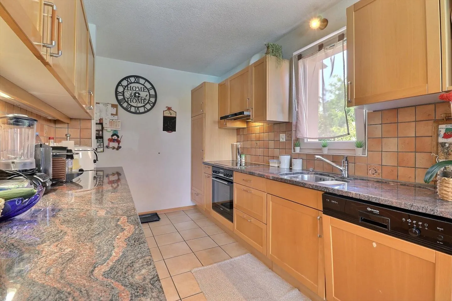 Villa 5.5 camere con piscina e jacuzzi - Foto 6 di 13