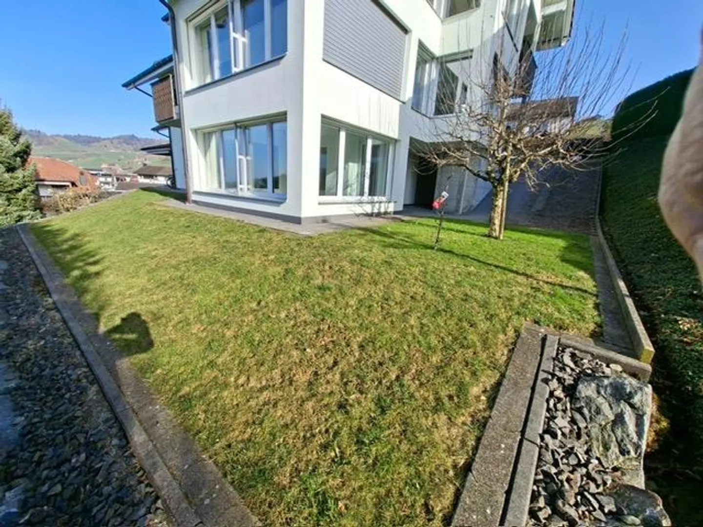 Appartamento soleggiato di 3,5 stanze con giardino d'inverno - Foto 2 di 9