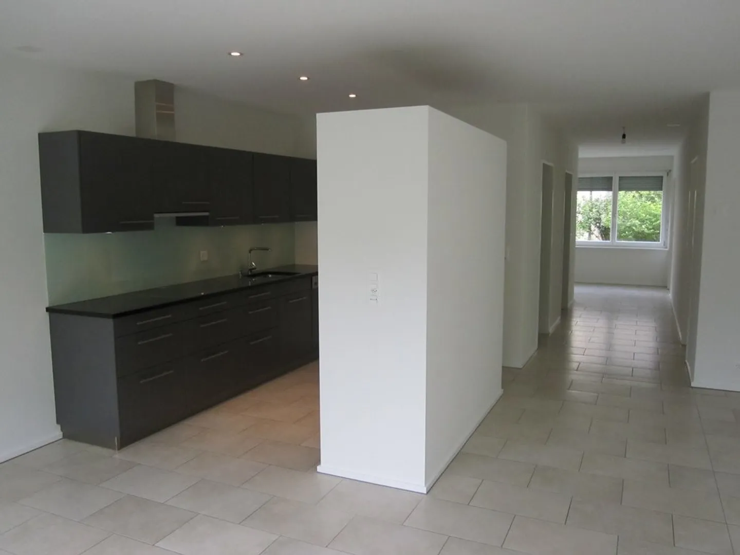 Appartamento moderno, perfettamente situato in città - Foto 3 di 10