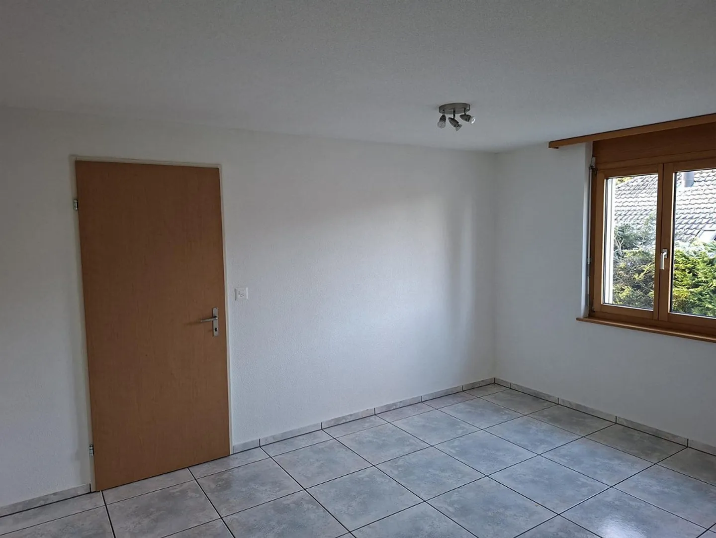 Appartamento soleggiato di 3,5 stanze con giardino d'inverno - Foto 7 di 9